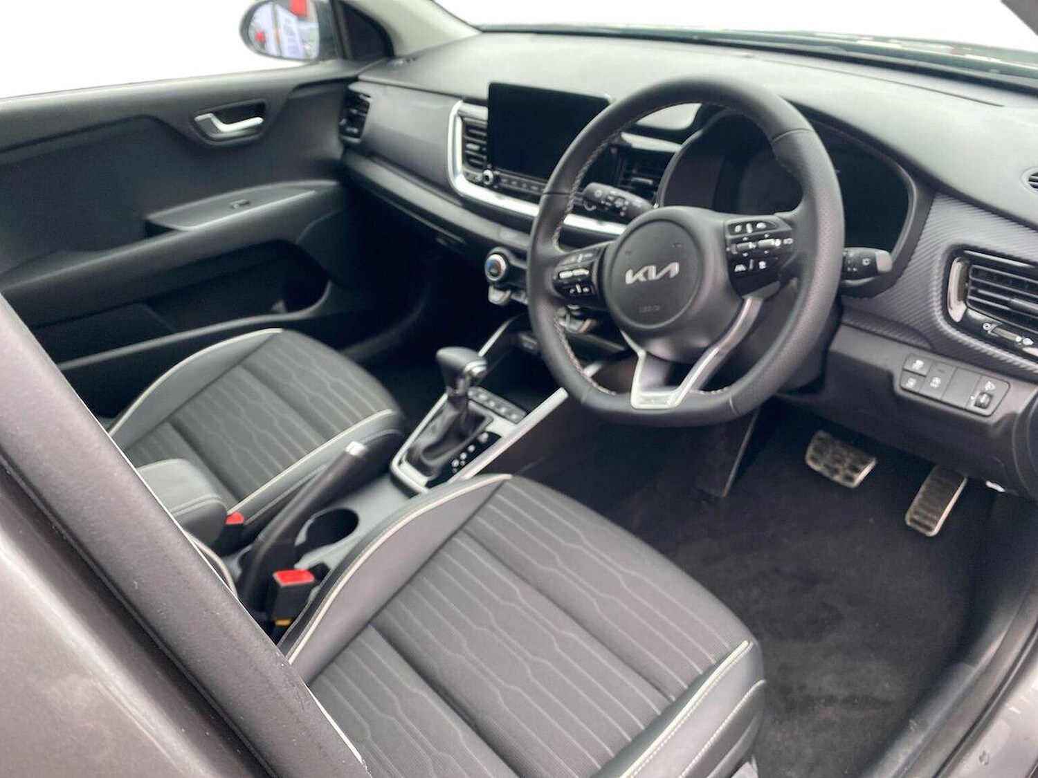 Used Kia Stonic 2025 for sale - 76920079: Photo 15