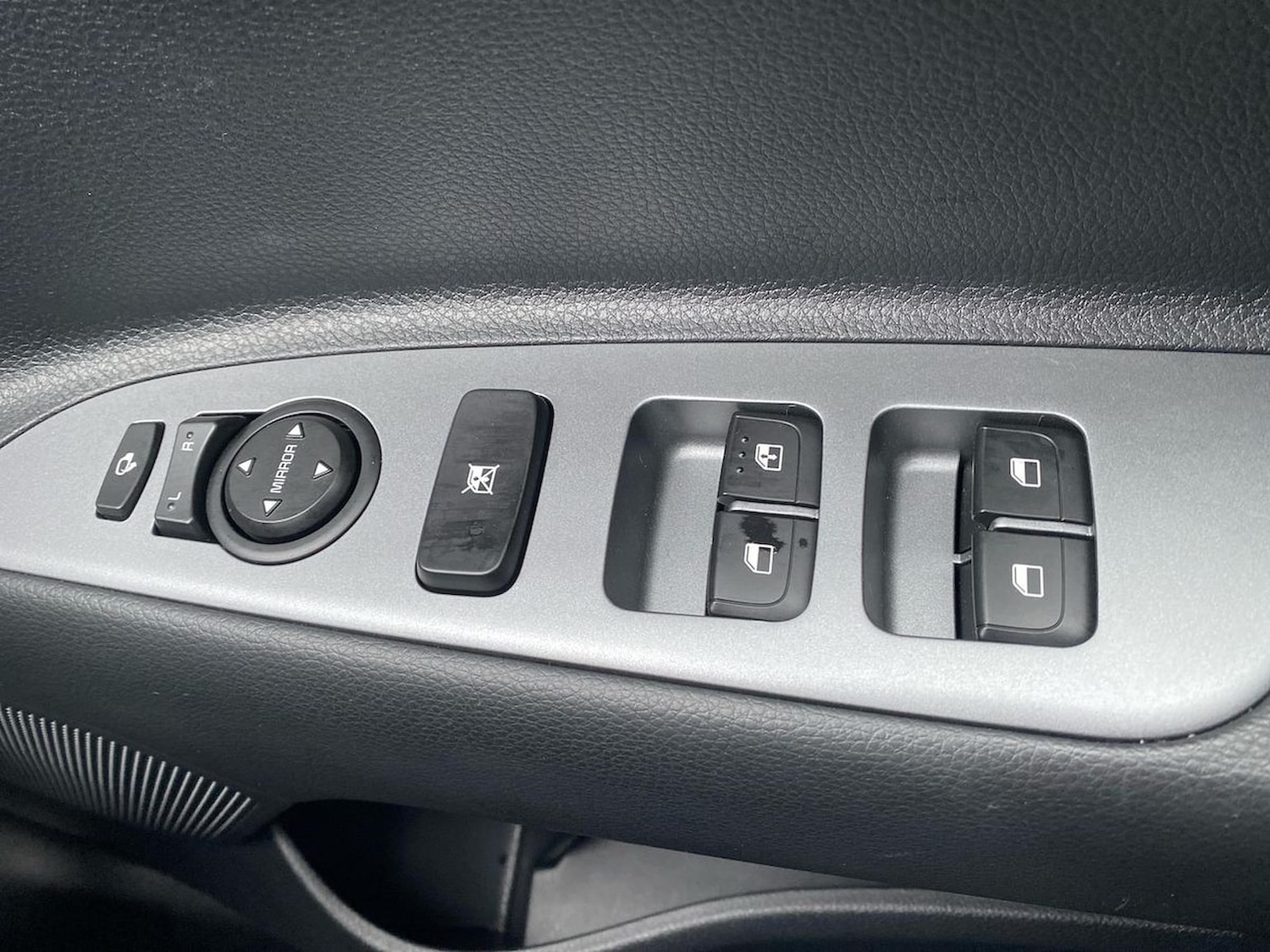 Used Kia Stonic 2025 for sale - 76920079: Photo 21