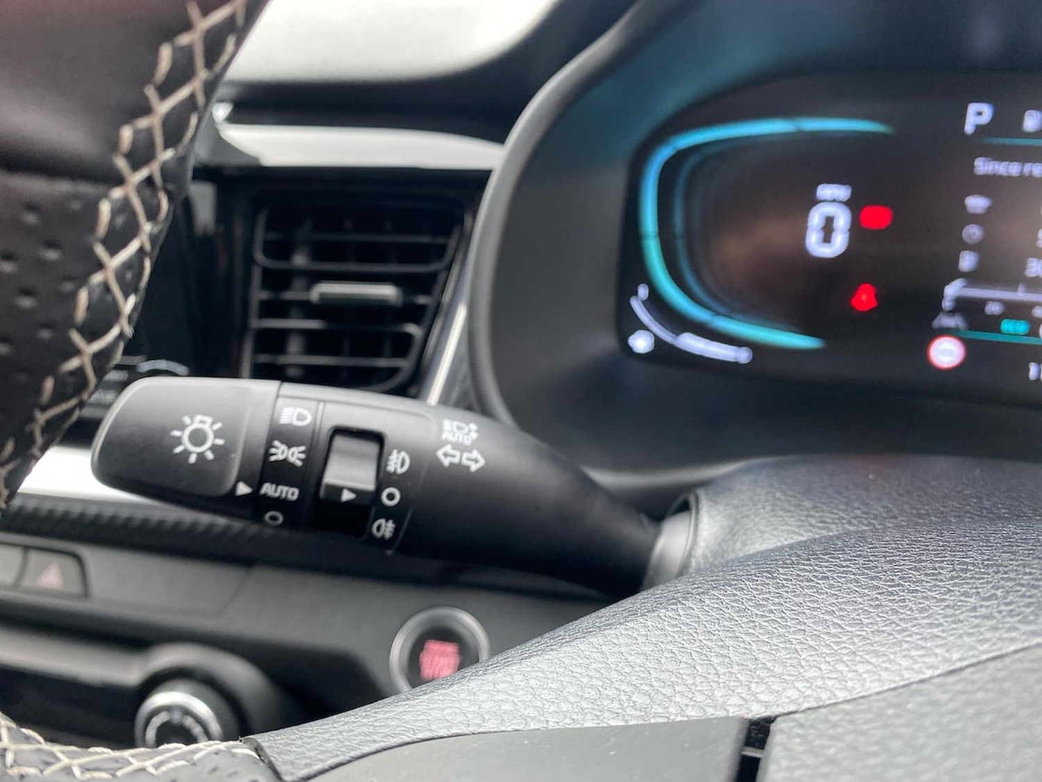 Used Kia Stonic 2025 for sale - 76920079: Photo 29