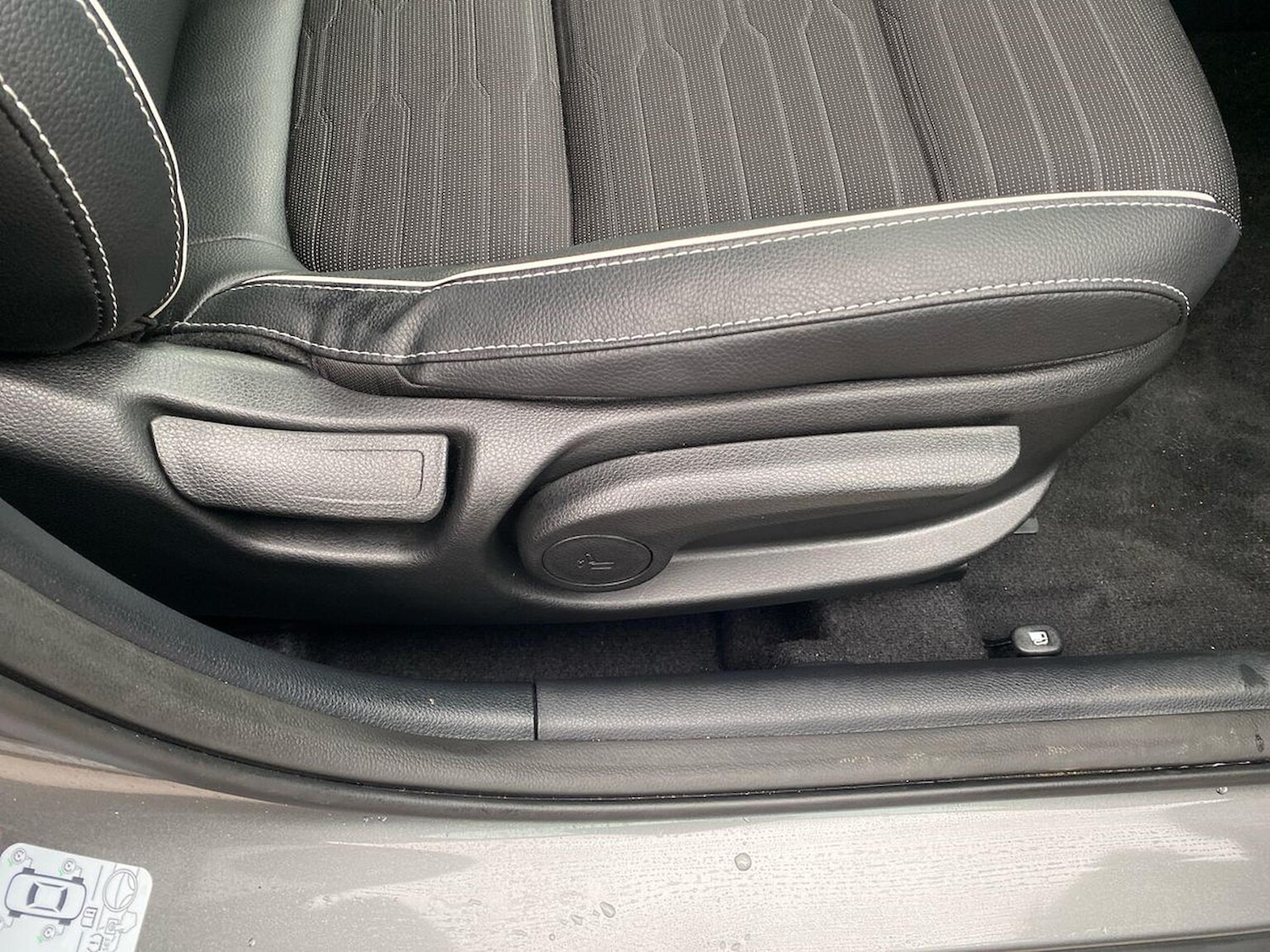 Used Kia Stonic 2025 for sale - 76920079: Photo 30