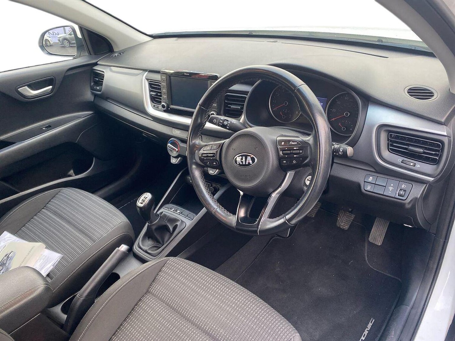 Used Kia Stonic 2019 for sale - 76725912: Photo 15