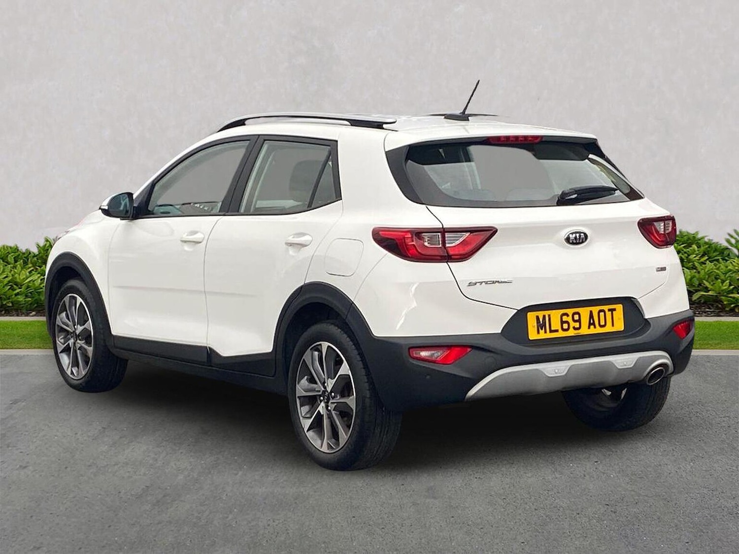 Used Kia Stonic 2019 for sale - 76725912: Photo 2