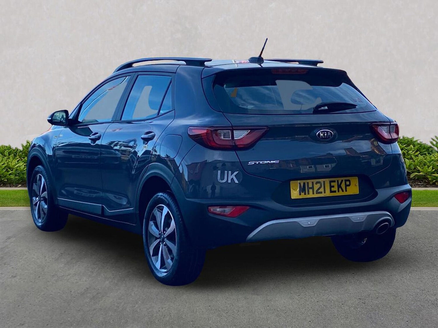 Used Kia Stonic 2021 for sale - 76444504: Photo 2