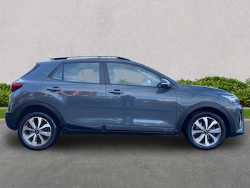 Used Kia Stonic 2021 for sale - 76444504: Photo