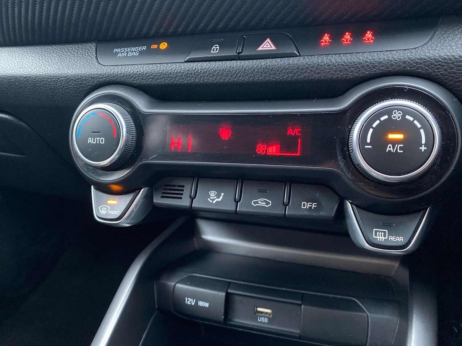 Used Kia Stonic 2023 for sale - 77888601: Photo 12