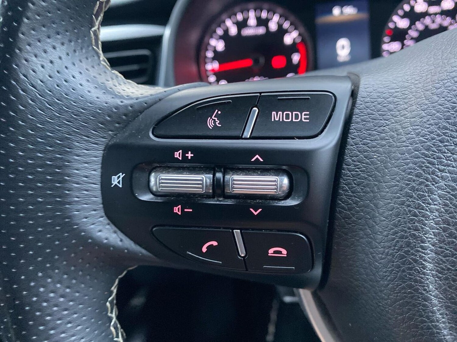 Used Kia Stonic 2023 for sale - 77888601: Photo 27