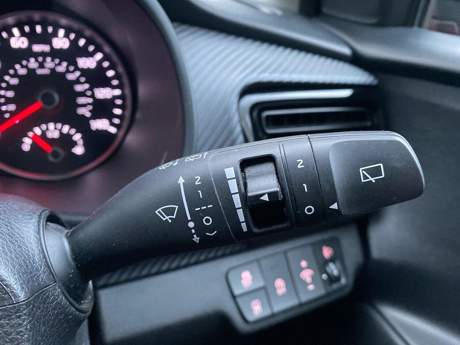 Used Kia Stonic 2023 for sale - 77888601: Photo 28