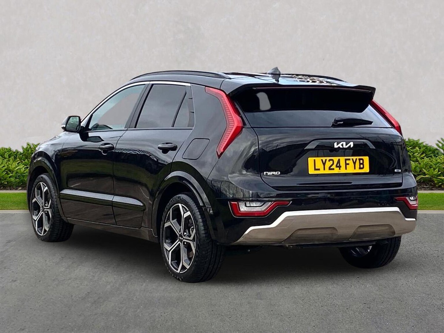 Used Kia Niro 2024 for sale - 77845377: Photo 2