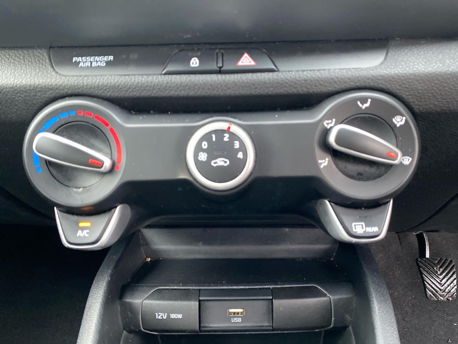 Used Kia Stonic 2023 for sale - 78121917: Photo 14