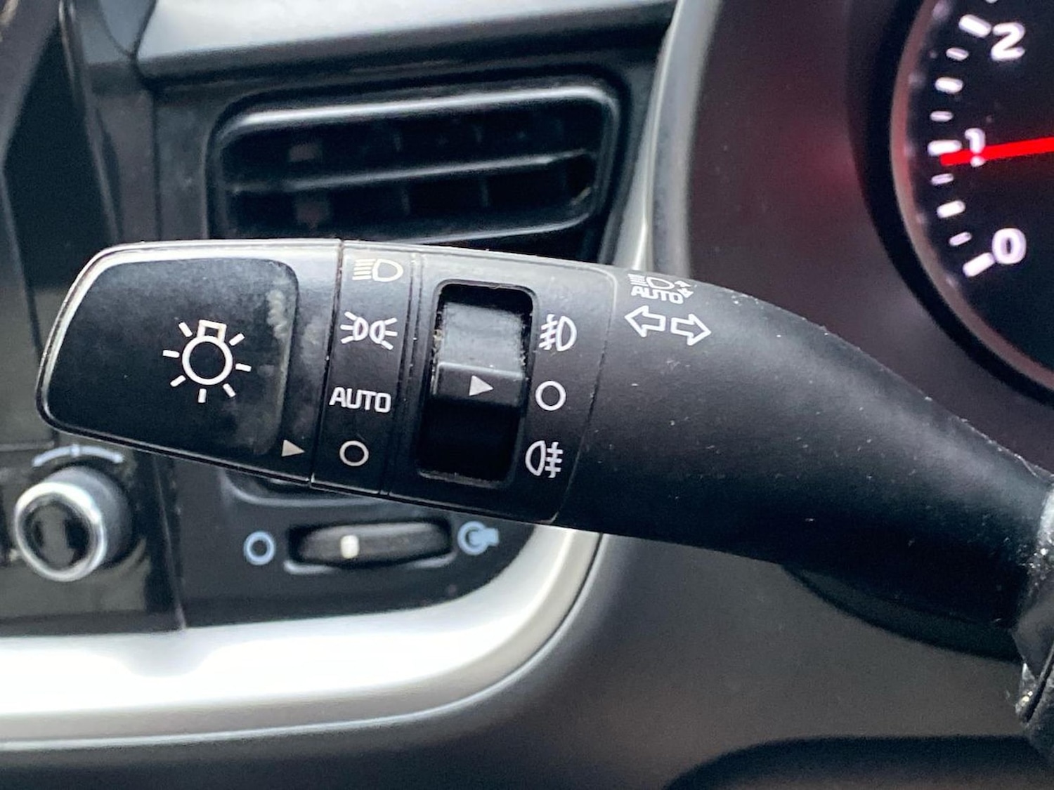 Used Kia Stonic 2023 for sale - 78121917: Photo 31