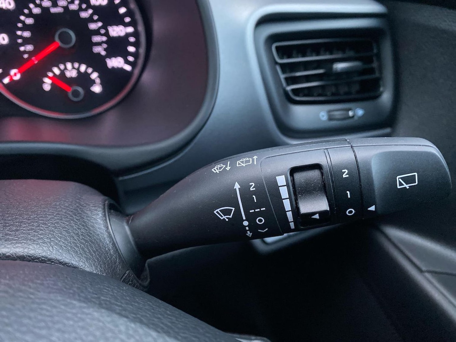 Used Kia Stonic 2022 for sale - 76920080: Photo 28