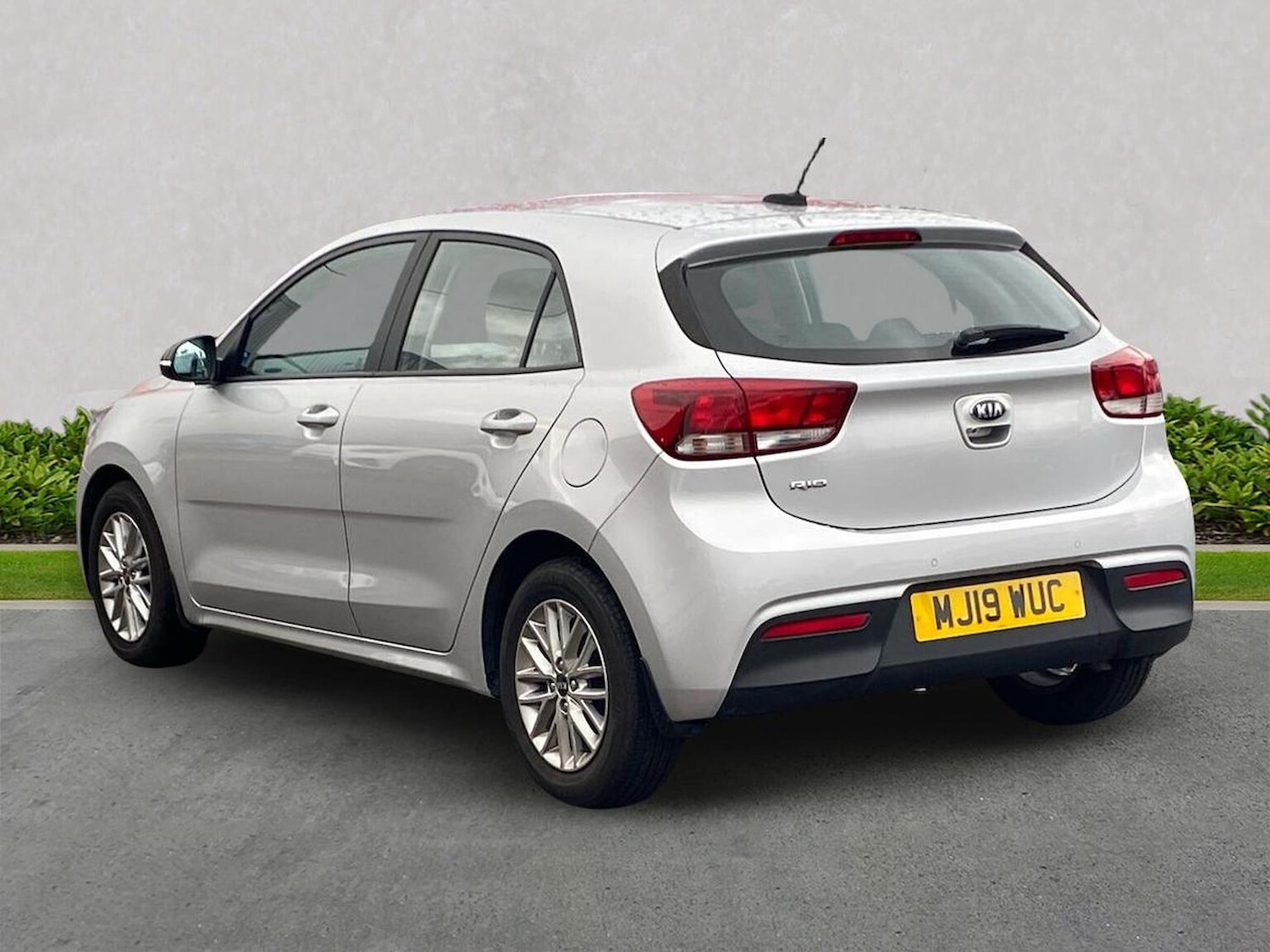 Used Kia Rio 2019 for sale - 76591381: Photo 2