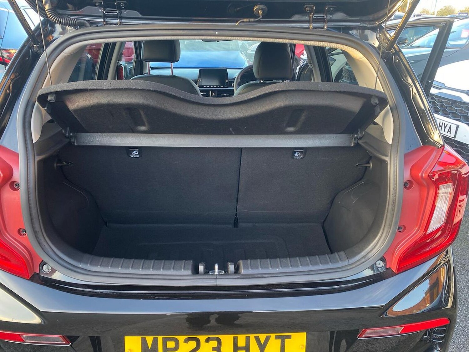 Used Kia Picanto 2023 for sale - 76577190: Photo 17