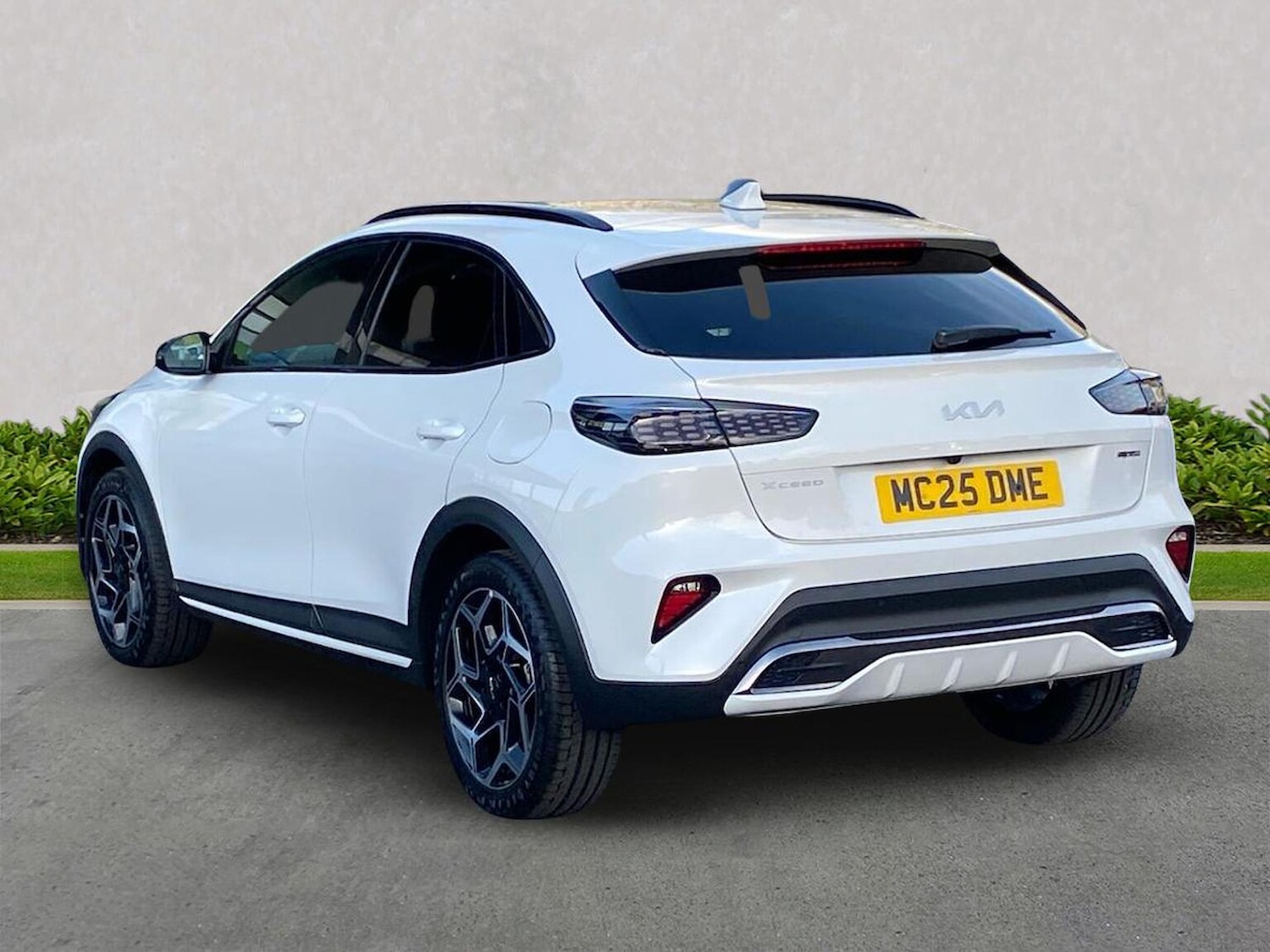 Used Kia XCeed 2025 for sale - 76437287: Photo 2