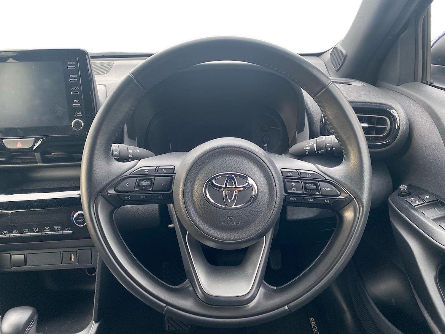 Used Toyota Yaris Cross 2023 for sale - 76076365: Photo 9