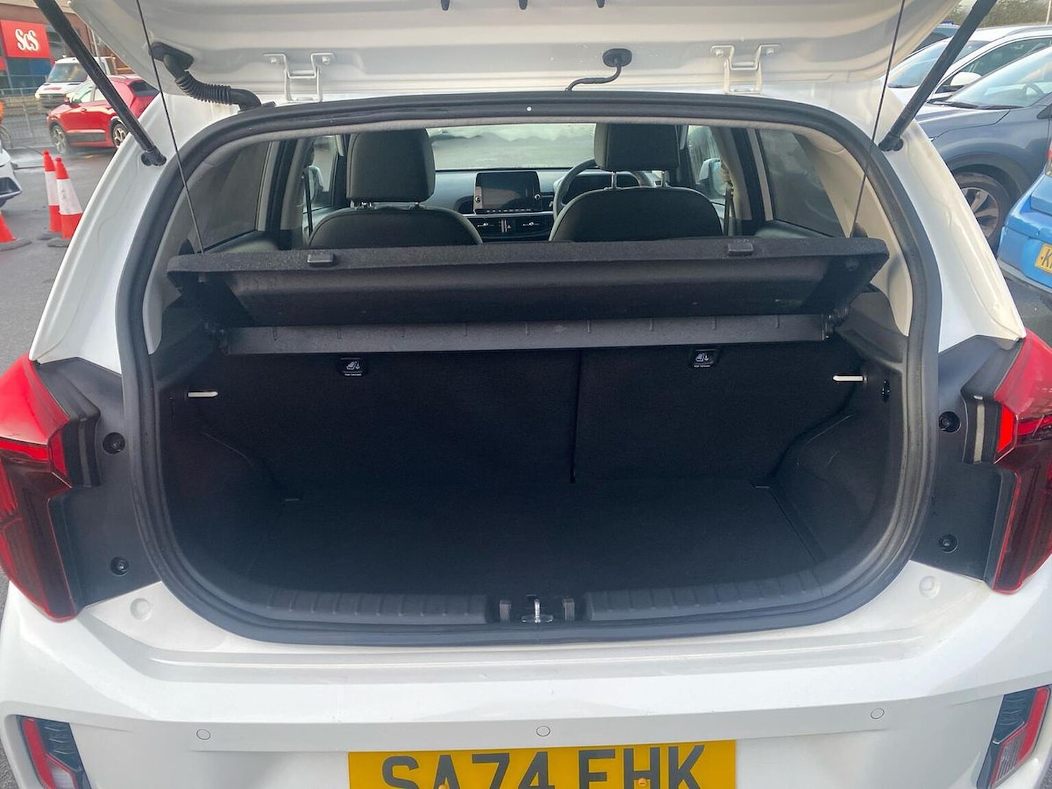 Used Kia Picanto 2024 for sale - 76963564: Photo 17