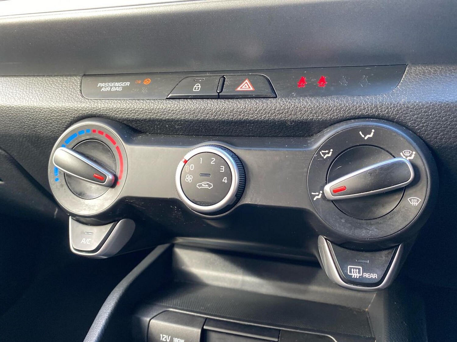 Used Kia Stonic 2022 for sale - 78192930: Photo 14