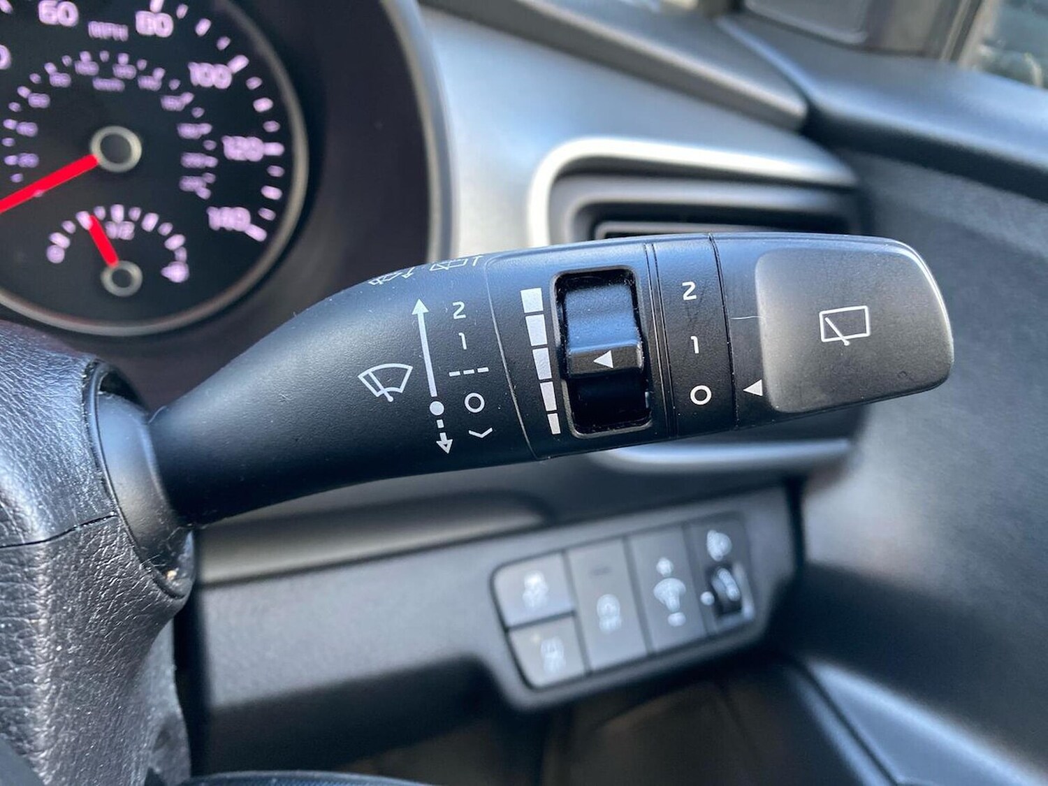 Used Kia Stonic 2022 for sale - 78192930: Photo 28