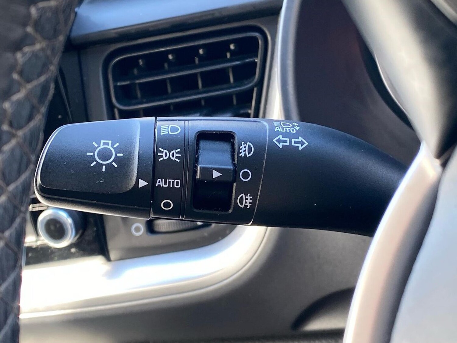 Used Kia Stonic 2022 for sale - 78192930: Photo 29