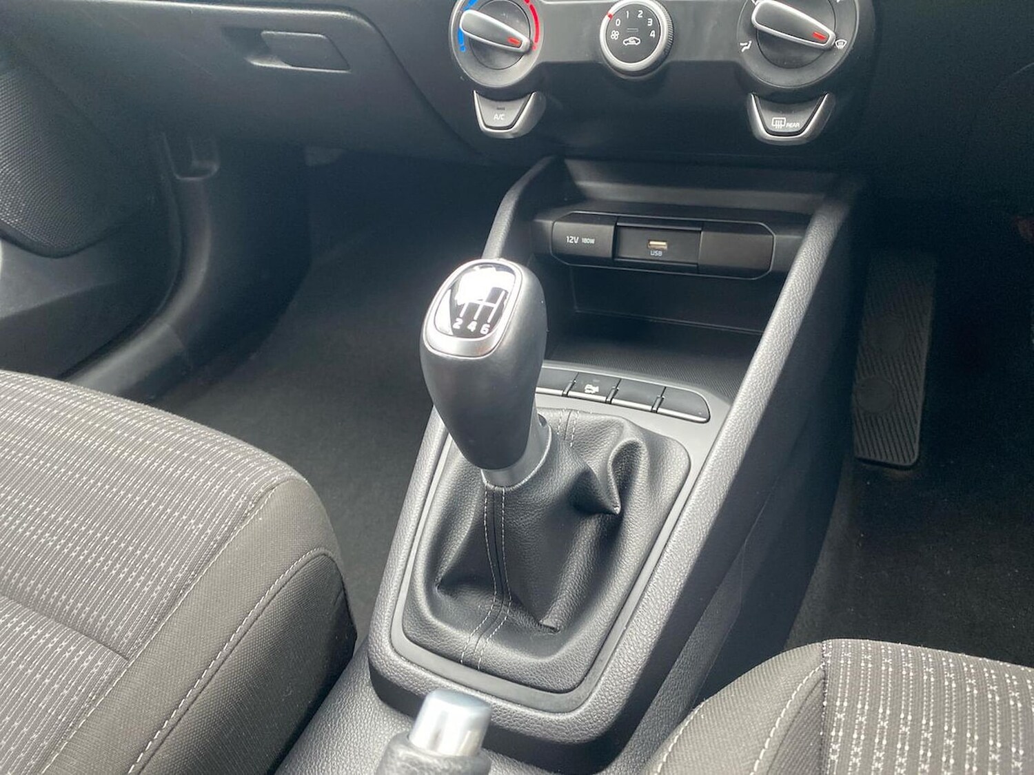 Used Kia Stonic 2023 for sale - 78193154: Photo 15