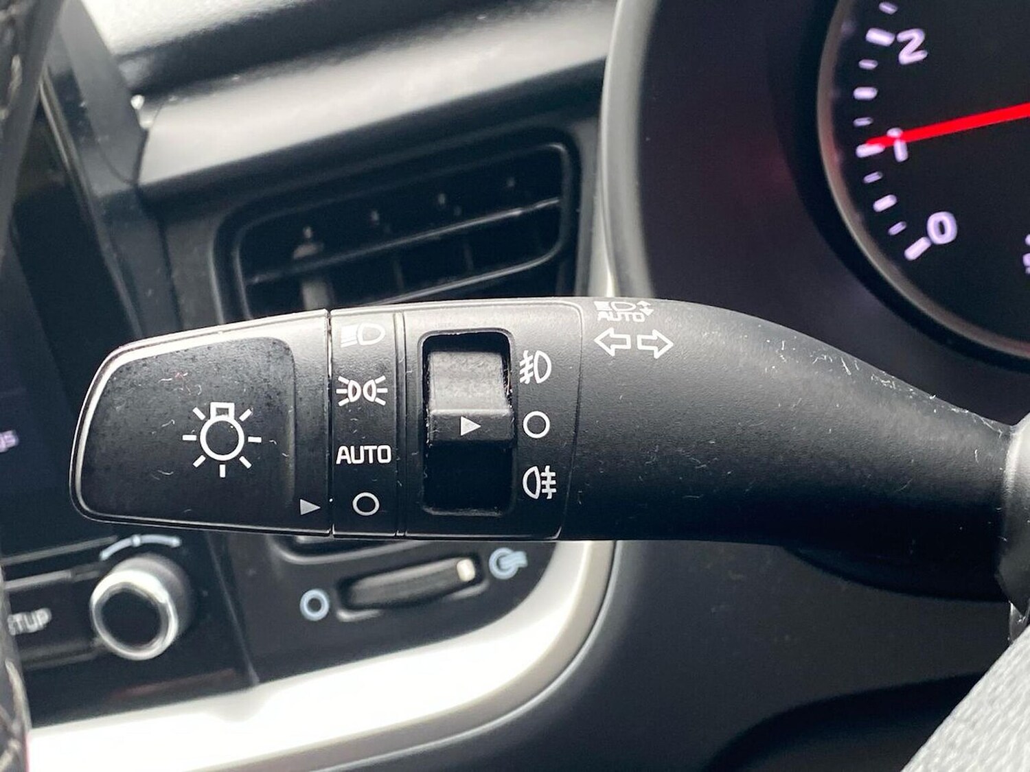 Used Kia Stonic 2023 for sale - 78193154: Photo 29