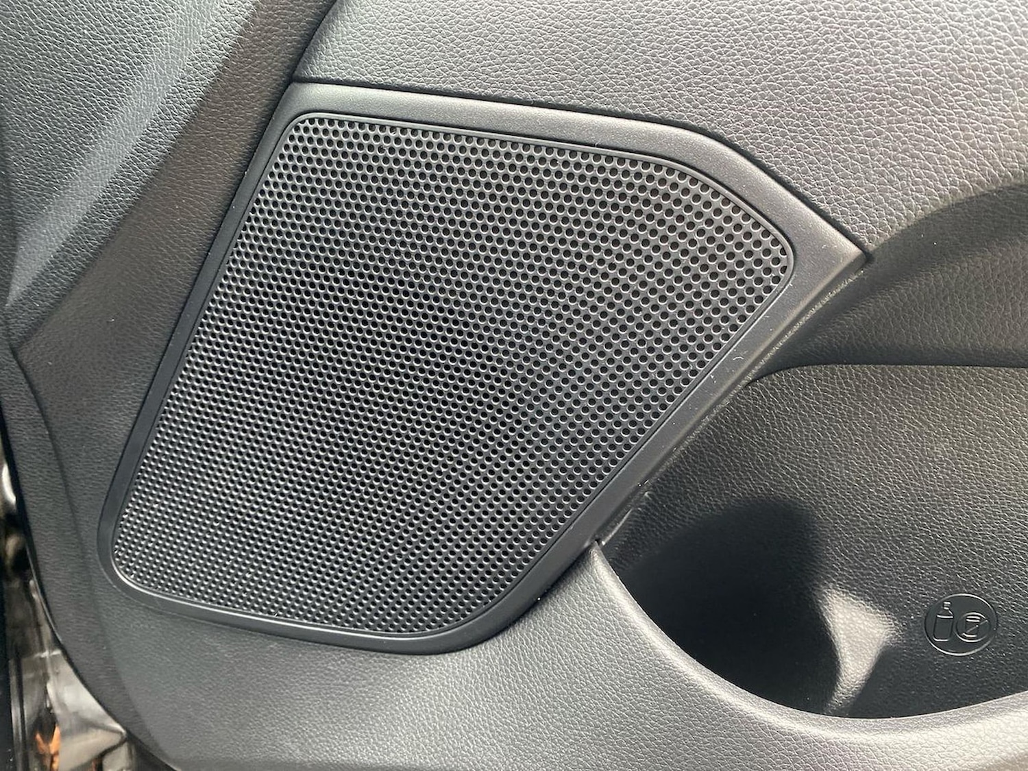 Used Kia Stonic 2023 for sale - 78193154: Photo 31