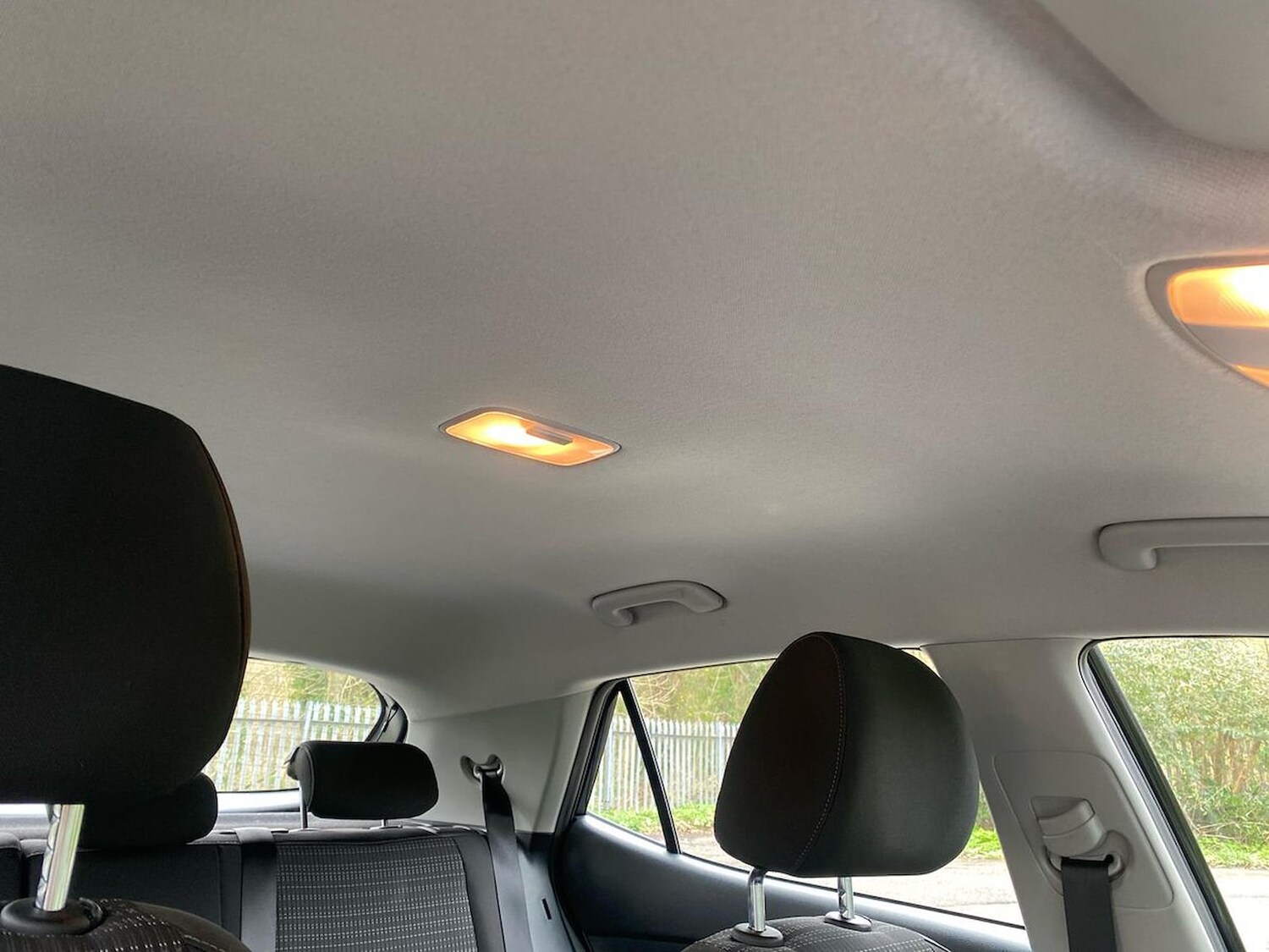 Used Kia Stonic 2023 for sale - 78193154: Photo 32