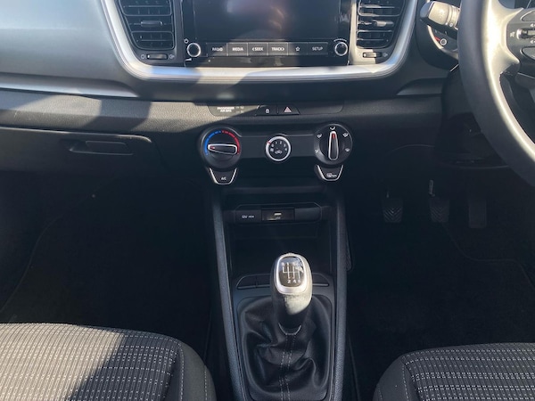 Used Kia Stonic 2023 for sale - 75723675: Photo 13