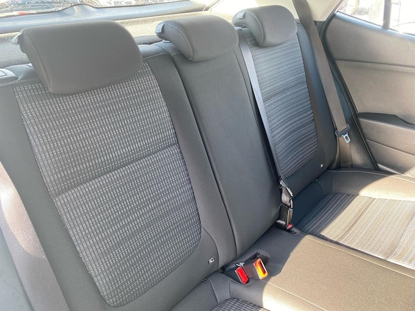 Used Kia Stonic 2023 for sale - 75723675: Photo 16