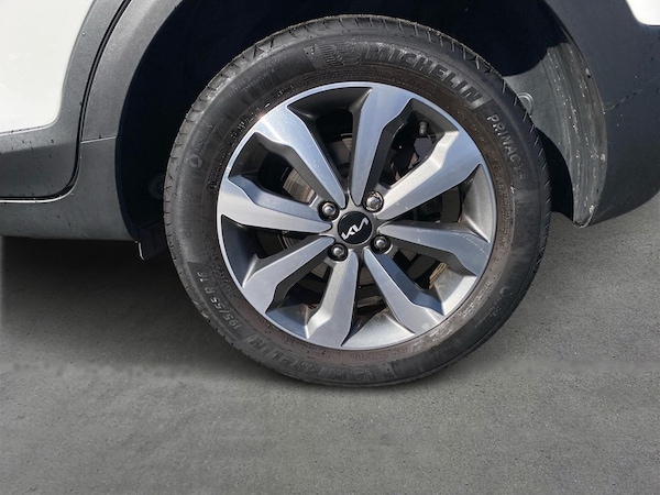 Used Kia Stonic 2023 for sale - 75723675: Photo 6
