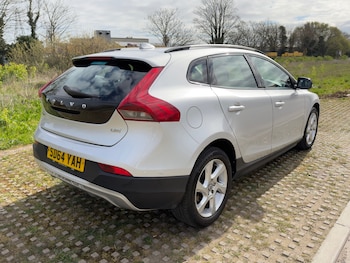Used Volvo V40 2014 for sale - 79560729: Photo