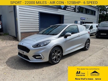Used Ford Fiesta Van 2022 for sale - 75084799: Photo