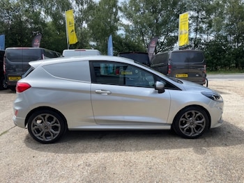 Used Ford Fiesta Van 2022 for sale - 75084799: Photo
