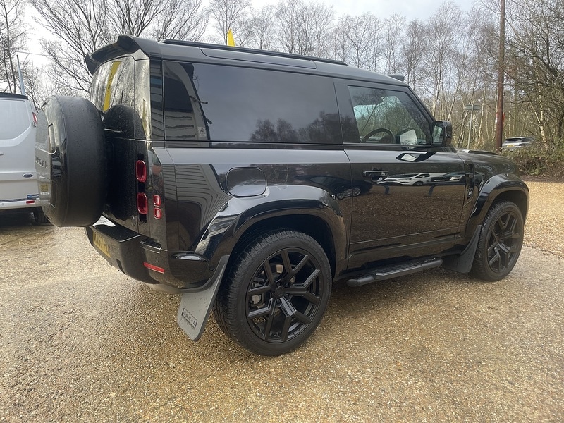 Used Land Rover Defender 90 2023 for sale - 77437852: Photo 10