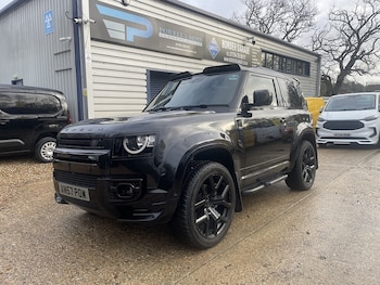 Used Land Rover Defender 90 2023 for sale - 77437852: Photo