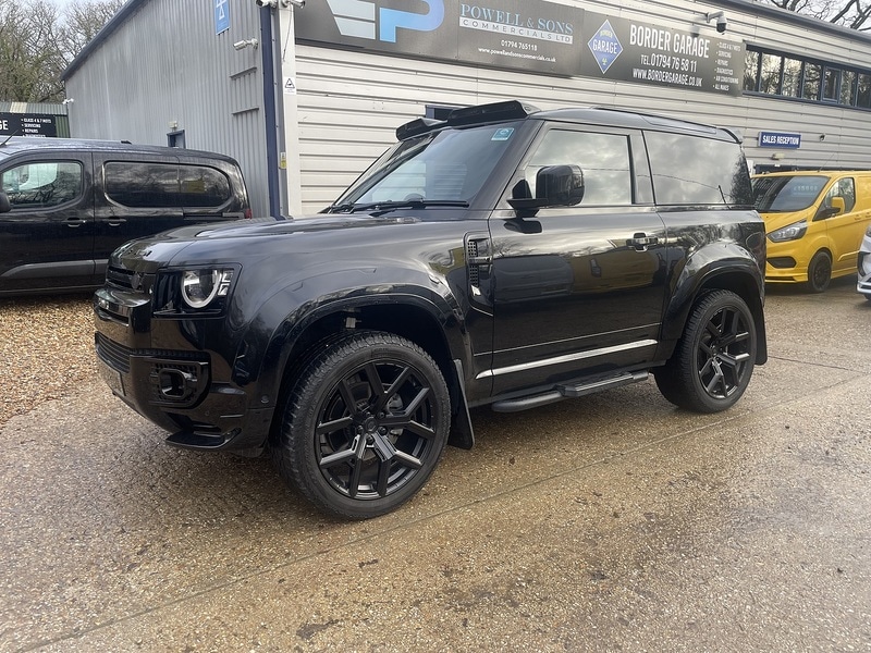 Used Land Rover Defender 90 2023 for sale - 77437852: Photo 4