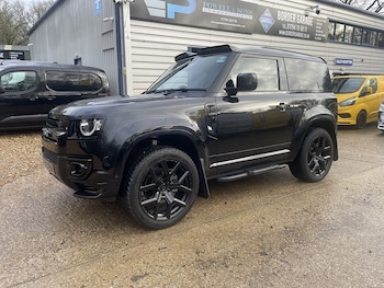 Used Land Rover Defender 90 2023 for sale - 77437852: Photo