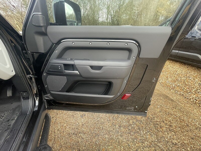 Used Land Rover Defender 90 2023 for sale - 77437852: Photo 51