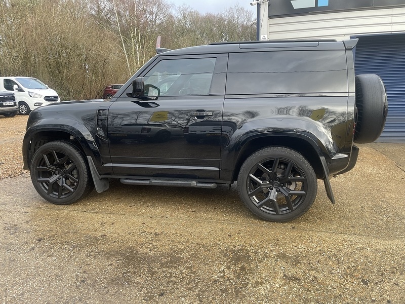 Used Land Rover Defender 90 2023 for sale - 77437852: Photo 7