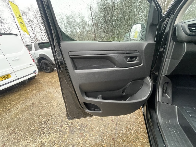 Used Vauxhall Vivaro 2023 for sale - 77136953: Photo 40