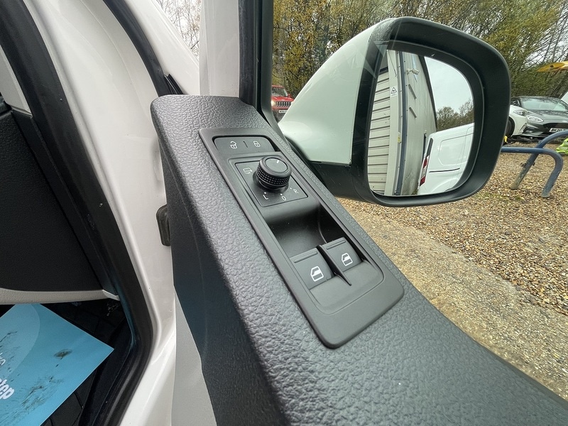 Used Volkswagen Transporter 2016 for sale - 76821266: Photo 37