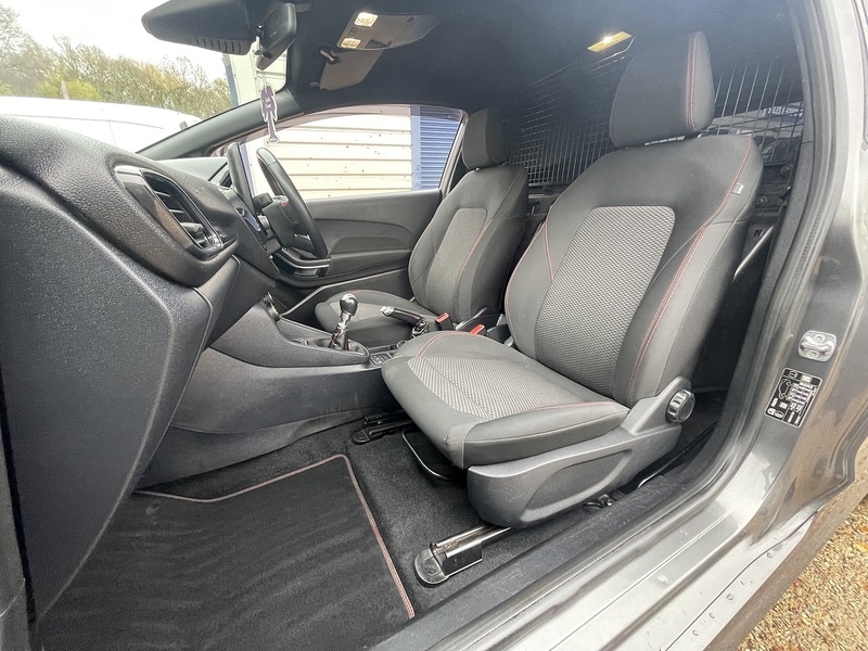 Used Ford Fiesta Van 2020 for sale - 76821267: Photo 26