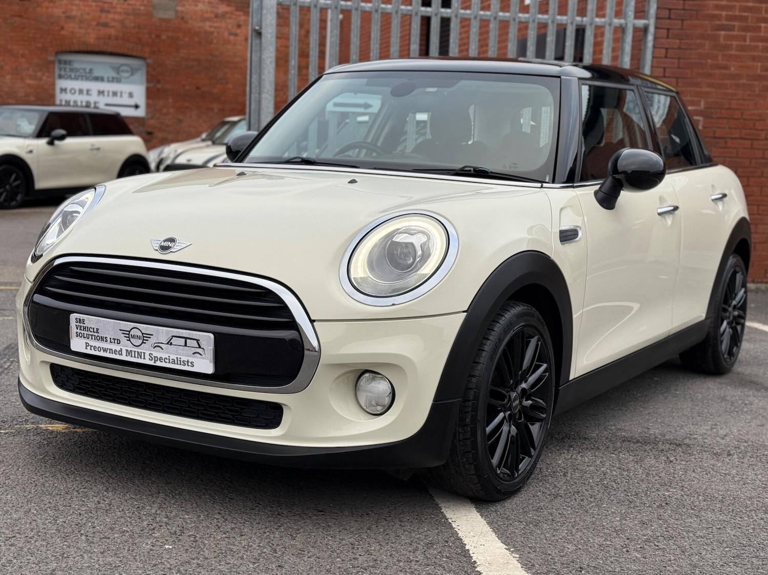 Used MINI Hatch 2017 for sale - 77229864: Photo 4