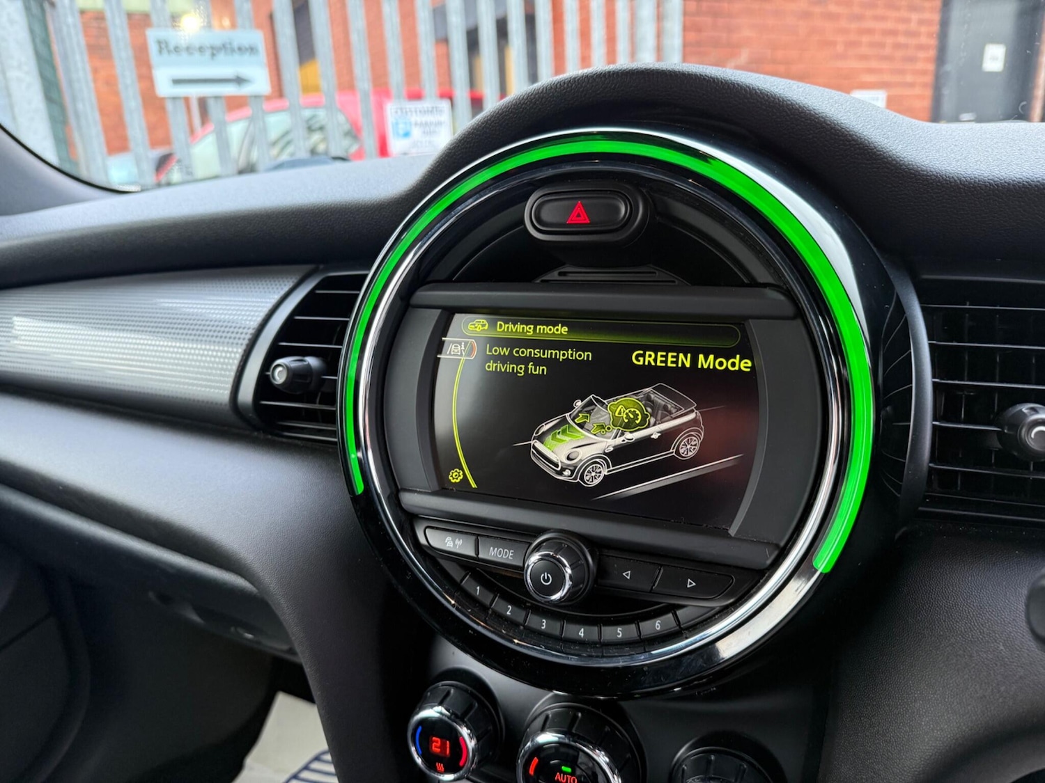 Used MINI Convertible 2016 for sale - 77229618: Photo 18