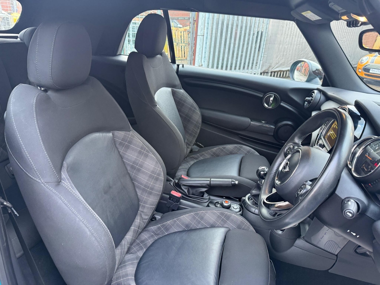 Used MINI Convertible 2016 for sale - 77229618: Photo 33