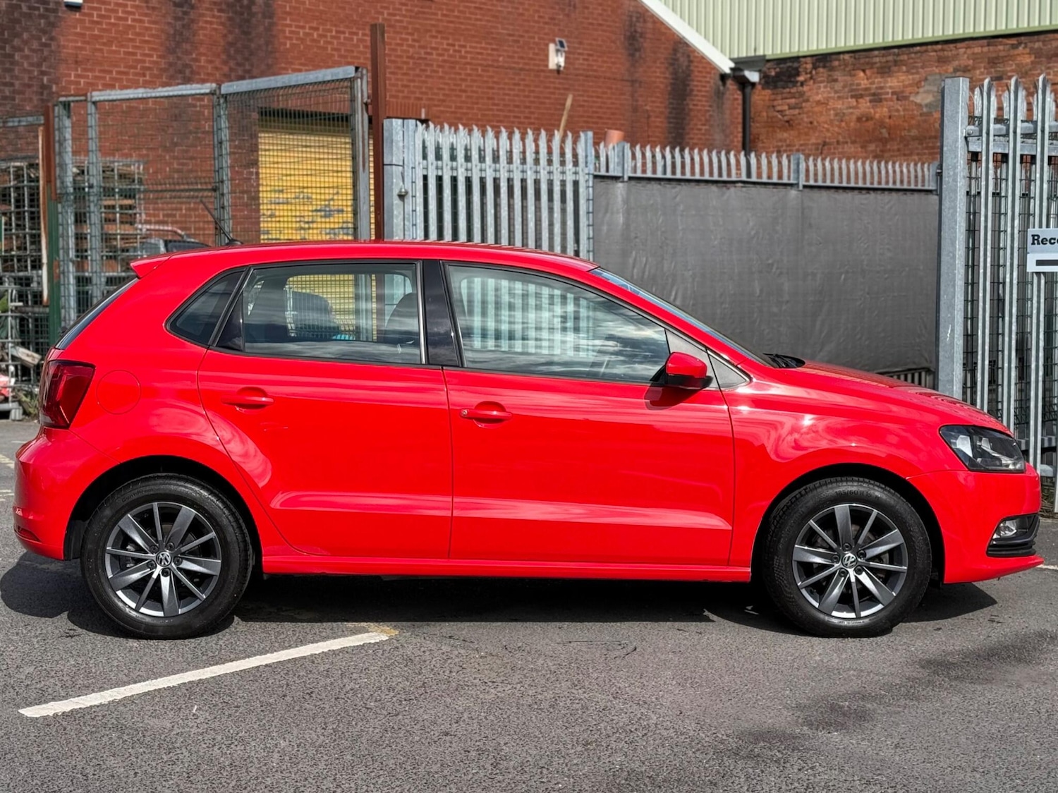 Used Volkswagen Polo 2014 for sale - 77230391: Photo 39