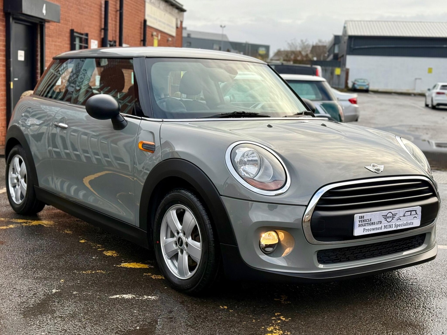 Used MINI Hatch 2017 for sale - 77229957: Photo 2
