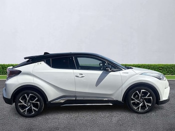 Used Toyota C-HR 2017 for sale - 79073733: Photo