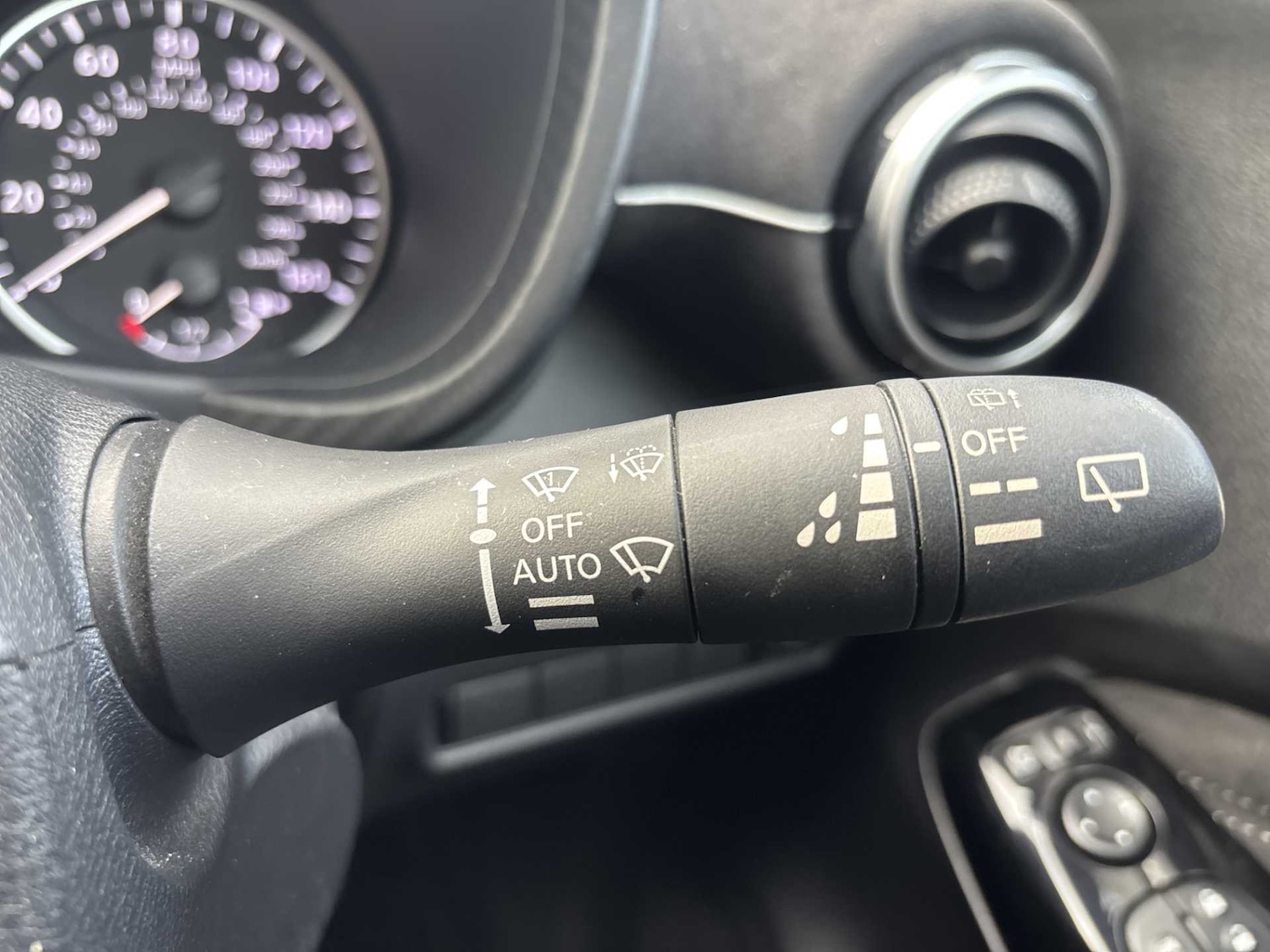 Used Nissan Juke 2023 for sale - 76403469: Photo 25