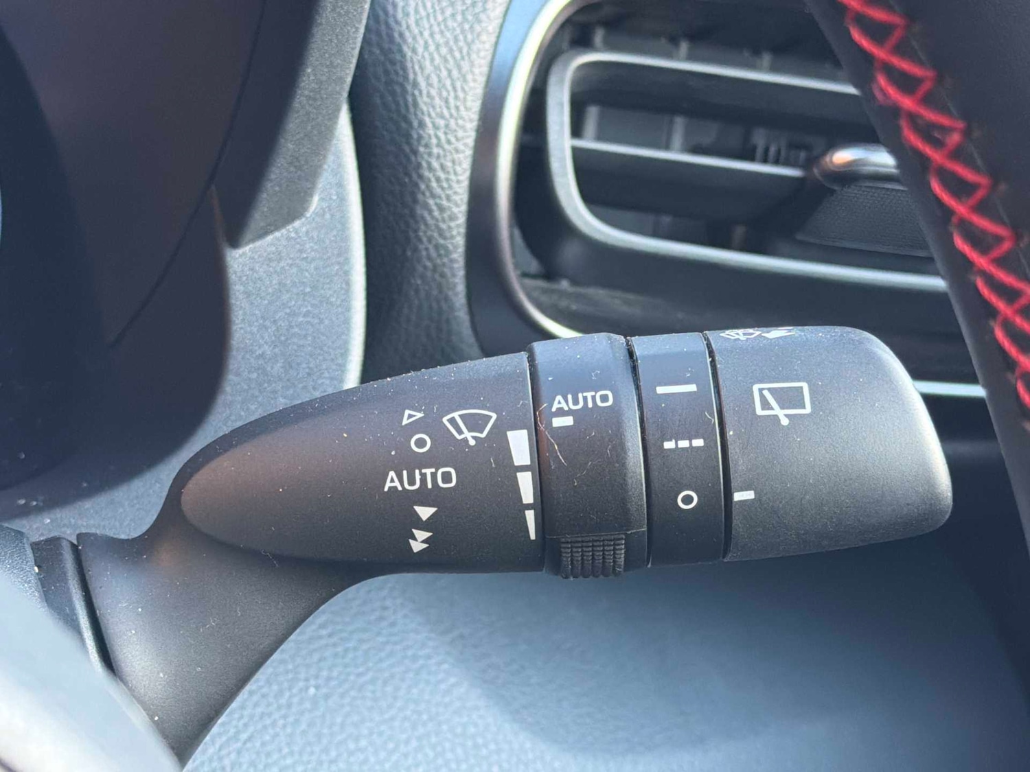 Used Toyota Yaris Cross 2023 for sale - 76777320: Photo 25